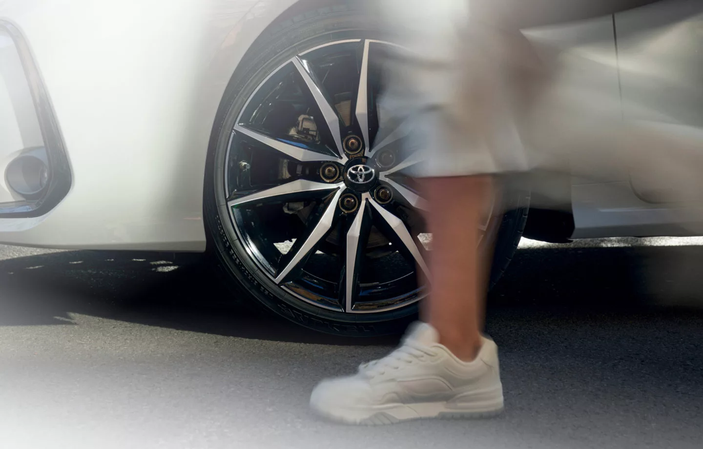 Nahaufnahme der Leichtmetallräder des Toyota Aygo X